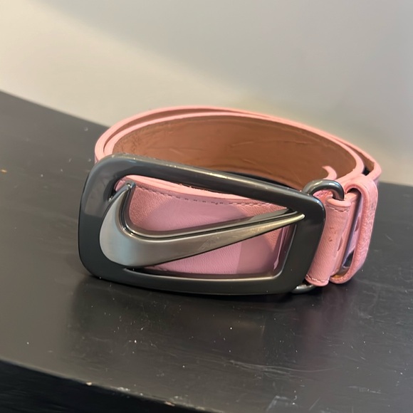 Nike Accessories - 🌼2/$18🌼 NIKE Pink Golf Leather Belt, Rare, Size 32